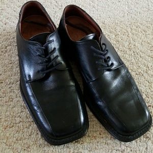 Dress shoes
